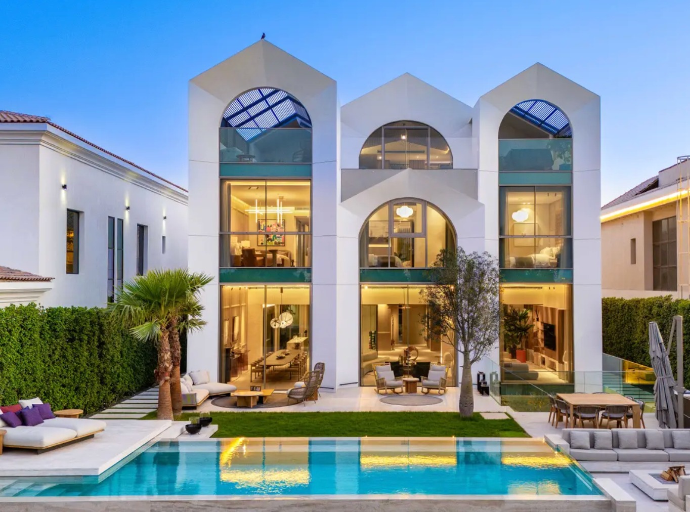 Villa in Wildflower, Jumeirah Golf Estates — buying costs in Dubai explained